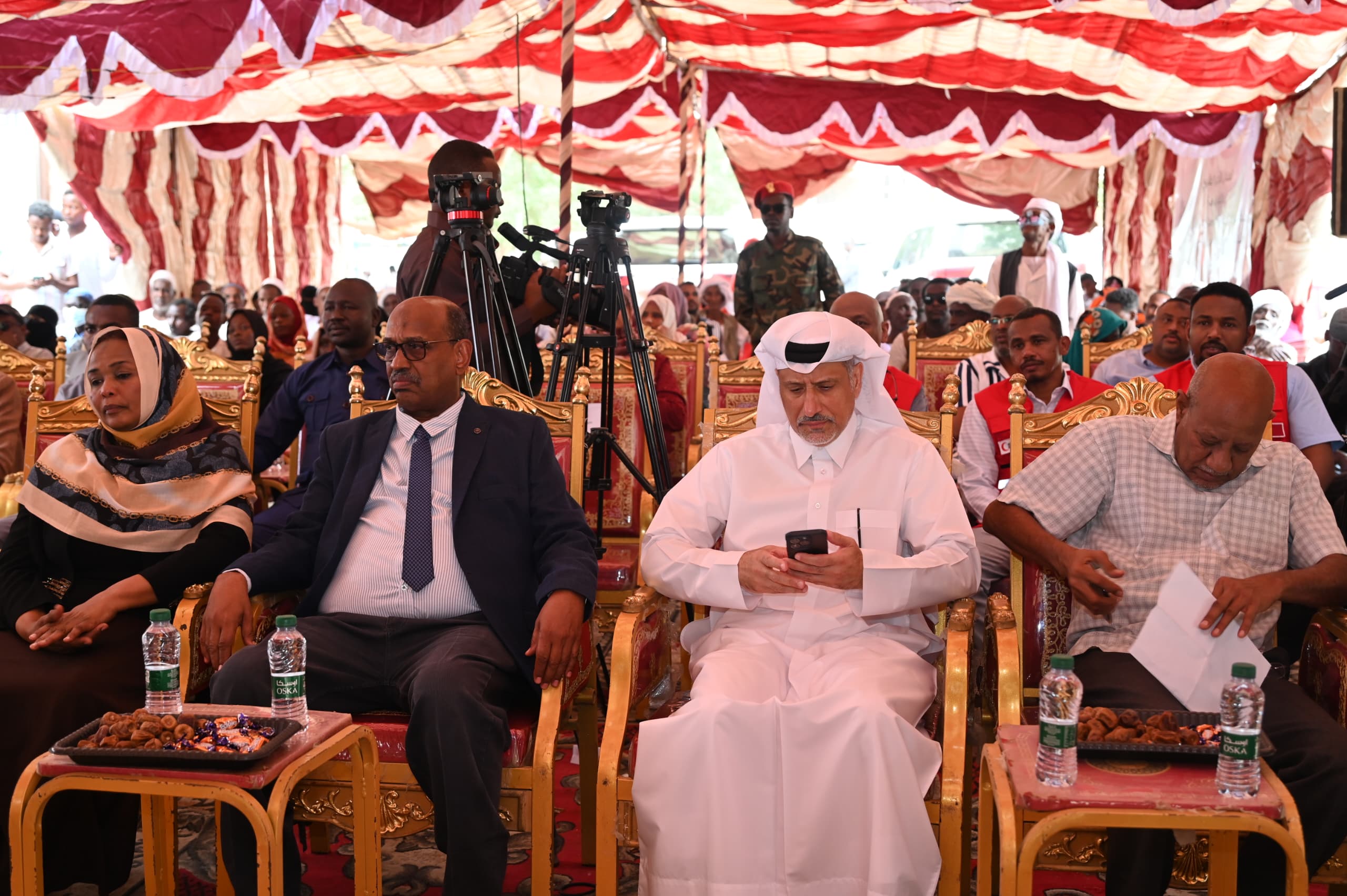 عضو مجلس السيادة ووكيل الصحة والسفير القطري ومدير صحة البحر الأحمر:يدشنون اطلاقة مخيم (نور) لعلاج أمراض العيون بمستشفي مكة ... 4 IMG 20241218 WA0114