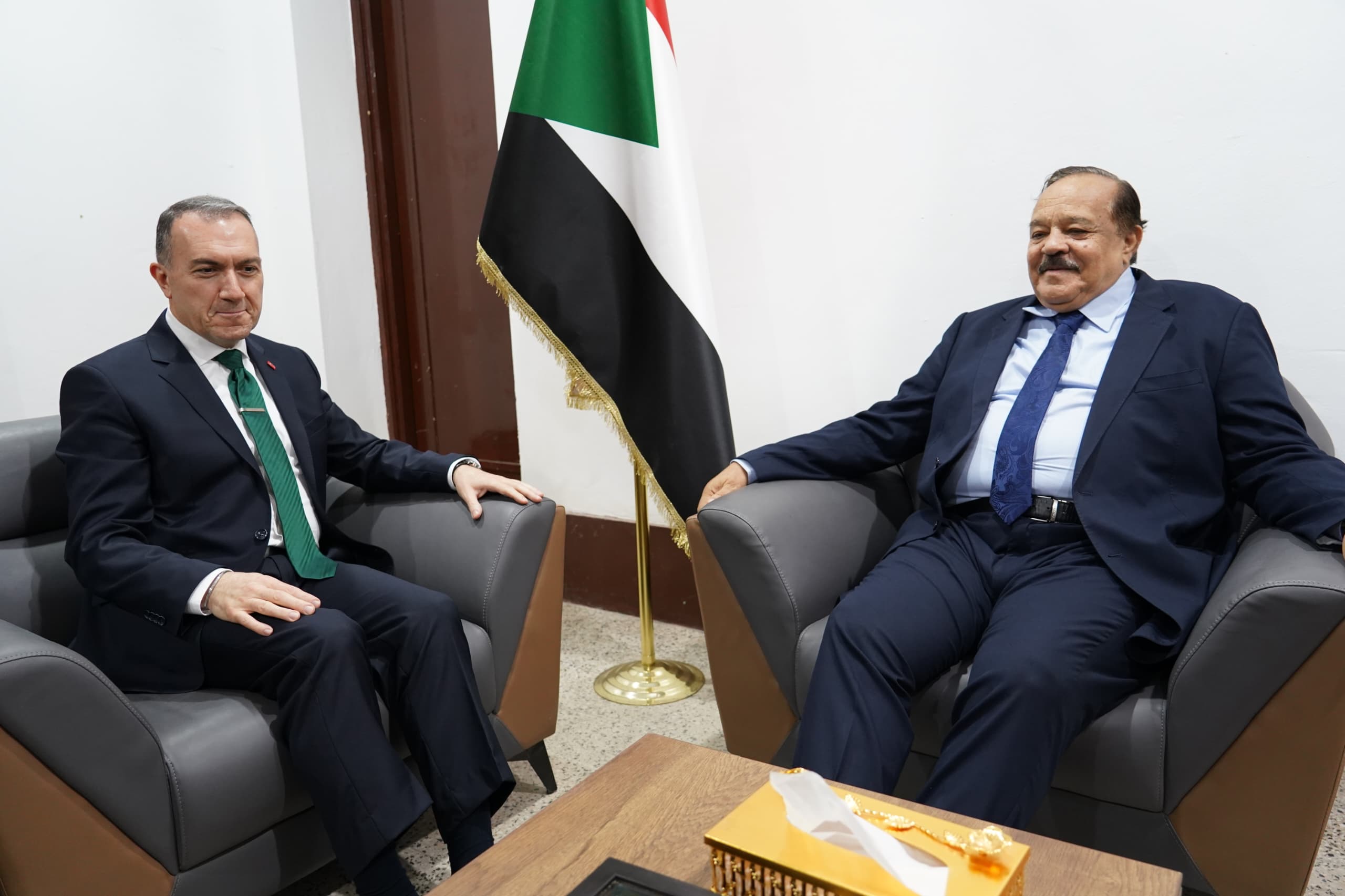 وزير الخارجية، يستقبل  بمكتبه  السفير الفاتح يلديز، سفير جمهورية تركيا لدى السودان.    7 IMG 20241226 WA0116