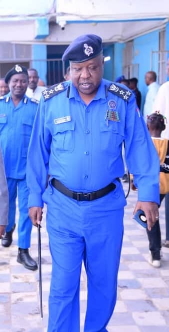 رئيس اللجنة العميد عوض: يدعو الأجانب للإسراع في التسجيل. 7 IMG 20250201 WA0197