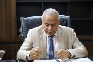 حوار مع وزير الداخلية الأسبق ورئيس إشرافية أبيي بالسودان سعادة الفريق شرطة دكتور حامد منان وزير الداخلية الأسبق الفريق حامد منان يكشف الحقائق حوار : ضحى عادل 2 IMG 20250601 WA0095