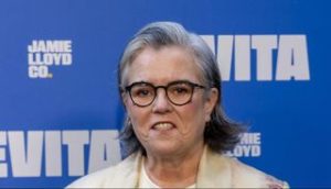 ترامب يهدد بسحب جنسية ممثلة أمريكية 1 196 133208 trump threatens rosie donnell 700x400