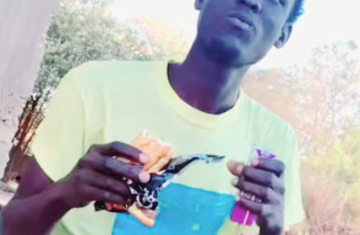 (بالببسي) و(الكيك) نجم السوشيال ميديا (كلو) لأصدقائه (البخل ما سمح وحصلوني كان تقدروا) 1 Screenshot ٢٠٢٥١٠١٨ ١٢٤٤١٥ Facebook 2