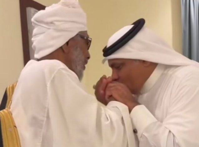 (إعترافآ وعرفانا لرد الجميل!) لقاء مؤثر بين معلم سوداني وتلاميذه السعوديين قام بتدريسهم منذ 40 عام 1 Screenshot ٢٠٢٥١٠٢٢ ١١٣٦٠١ Chrome