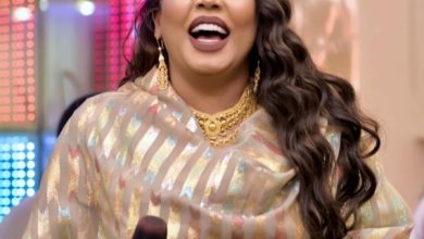 الفنانة (هدى عربي) تردد مع احد المعجبين اغنية ....(ما بعجبني زول !)  5 Screenshot ٢٠٢٥١٠٣٠ ٠٩٤٣٥٧ Google