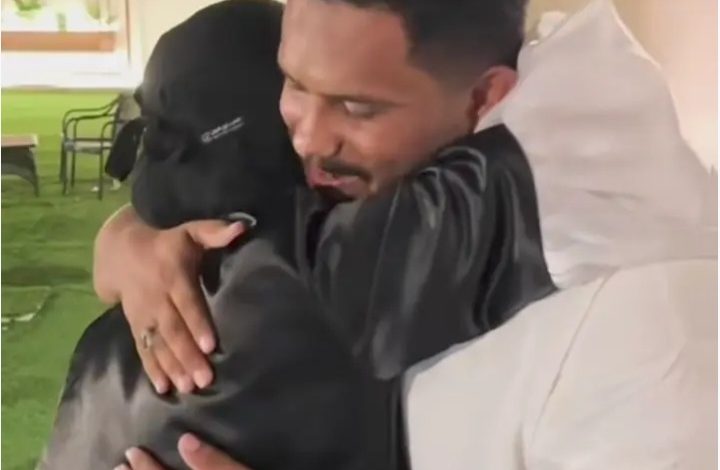 عندما تكون الهدية (عربية) و(هاتف ايفون 17) ! ملامح ... فرحة سودانية! 1 Screenshot ٢٠٢٥١١٠٤ ١٧١٩٣٨ Lite