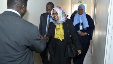 يرافقها وفد من كبار المسؤولين بالبنك : الرئيس التنفيذي لبنك الخرطوم تتفقد فرع عطبرة 3 IMG 20260122 WA0455