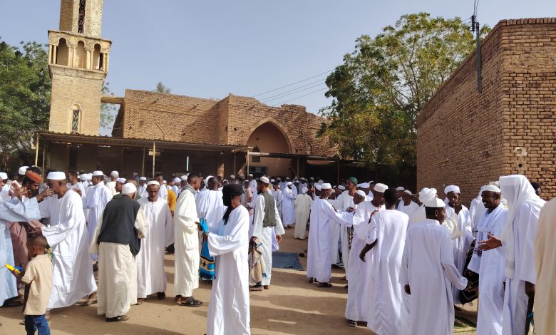 امام وخطيب مسجد ودالماجدي العتيق يدعوا الي نبذ الفرقة والتوحد ضد اعداء الوطن 1 17739872748382387869046493524428