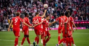 جماهير بايرن ميونخ تحتفل بالتتويج بالدوري 1 202604190732113211 383