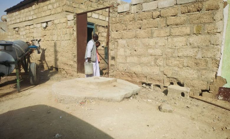 ملحمة إنسانية في بورتسودان.. أب كفيف وابنه الصغير يصنعان نموذجاً للسعي والعمل الحلال 1 IMG 20260818 WA0004