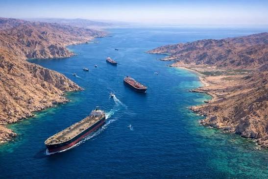 عُمان وإيران تتفاوضان على "مفتاح" مضيق هرمز.. من يمنح تصريح العبور؟ 1 images 2026 08 20T085546.111