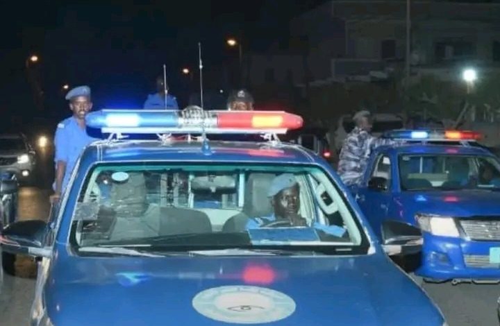 شرطة الخرطوم تضبط أجنبيين بمستندات مزورة في معبر الباقير 1 1789791228683 edit 12292919636576